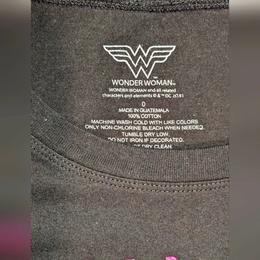 Women's Wonder Woman Black T-shirt, Sparkly Pink Graphic|‎ Size 0